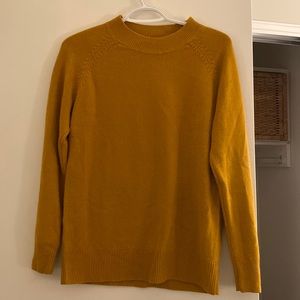 Crew neck mustard yellow sweater